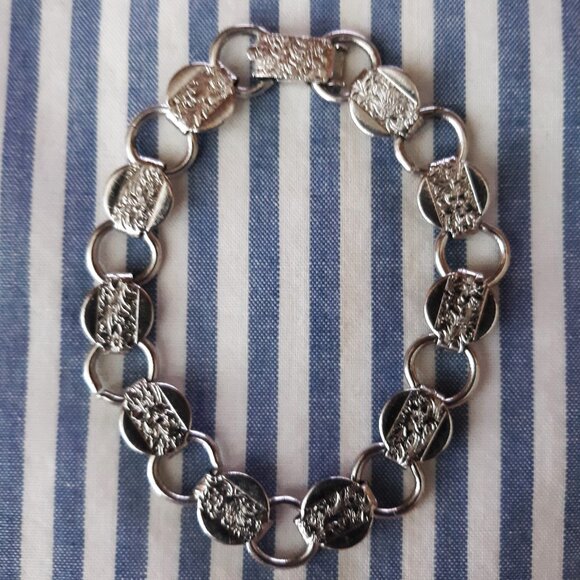 Sarah Coventry Vintage Linked Bracelet Silver Tone Etched Textured Design - Picture 2 of 6